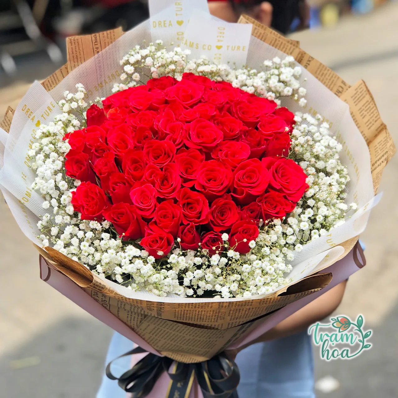 Bó hoa hồng đỏ thắm