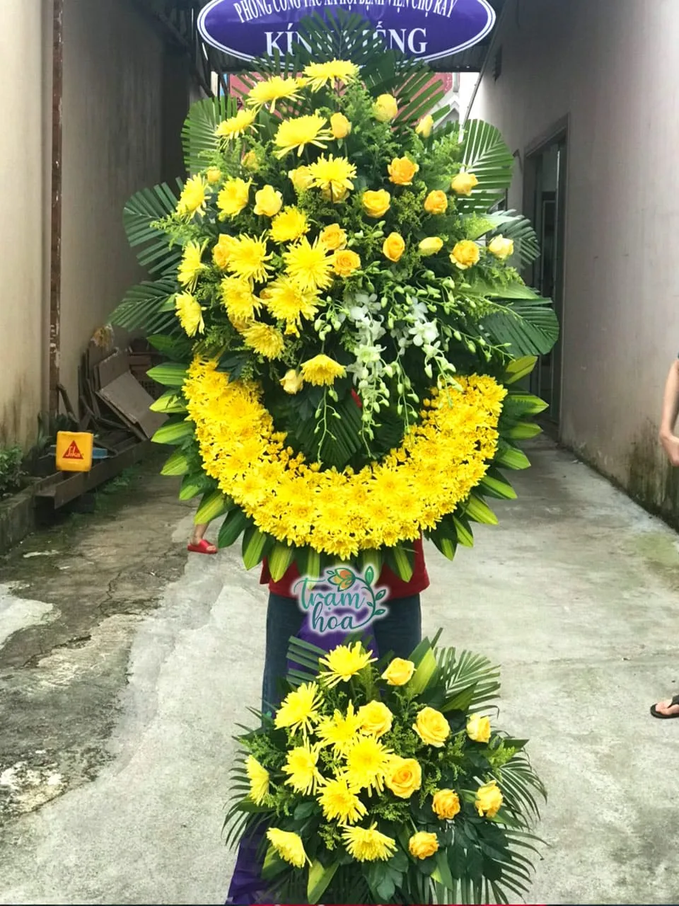 Vòng hoa chia buồn cho người lớn tuổi