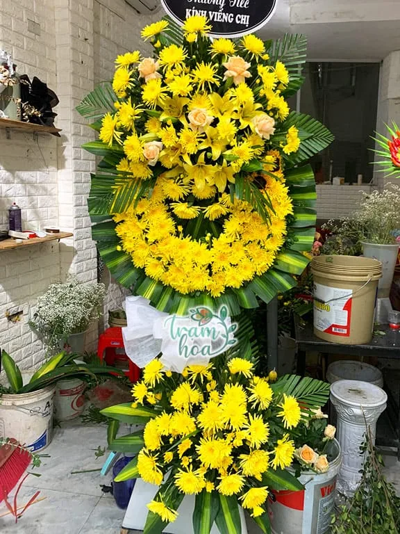 vong hoa chia buon tai shop hoa tuoi yen bai Vòng hoa chia buồn tại Shop hoa tươi Yên Bái