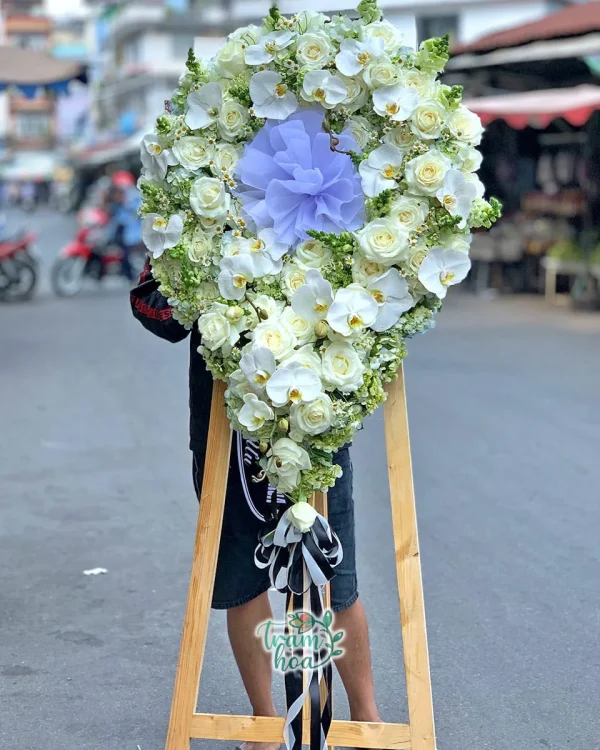 Tiễn Bước