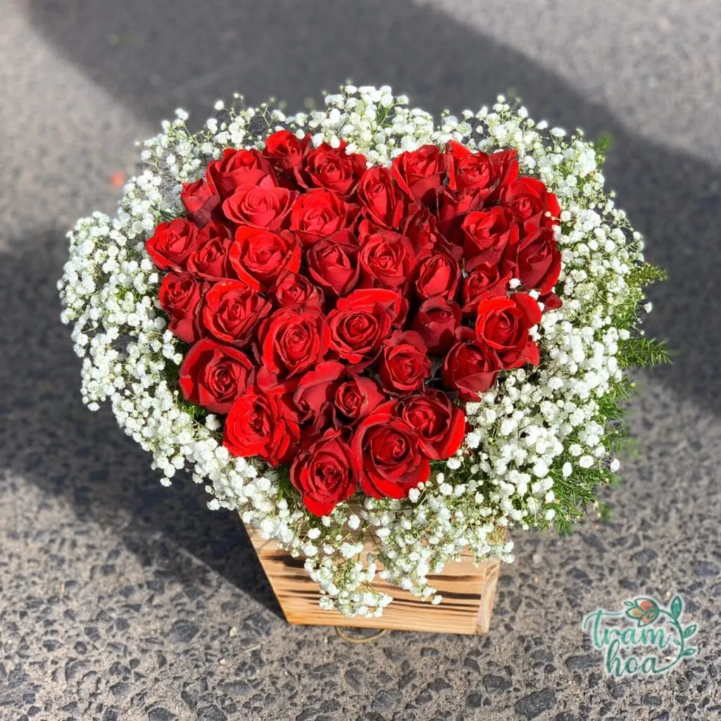 Giỏ hoa trái tim tặng valentine