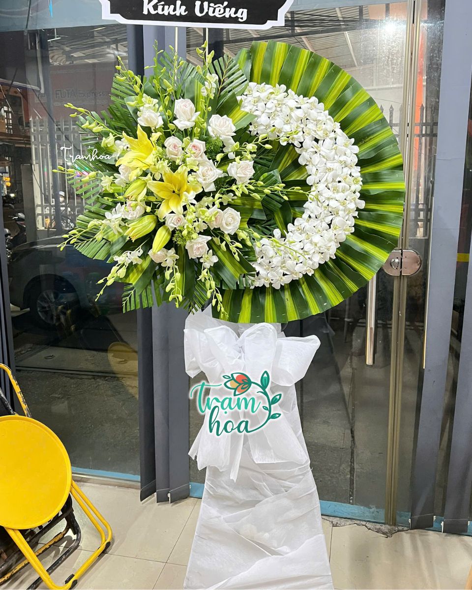 Hoa chia buon trang trong ho tro giao tan nha tai Shop hoa tuoi Ba Ria Hoa chia buồn trang trọng, hỗ trợ giao tận nhà tại Shop hoa tươi Bà Rịa