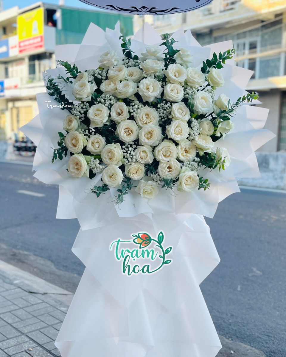 Hoa chia buon trang trong tai Shop hoa tuoi Quan 11 Hoa chia buồn trang trọng tại Shop hoa tươi Quận 11