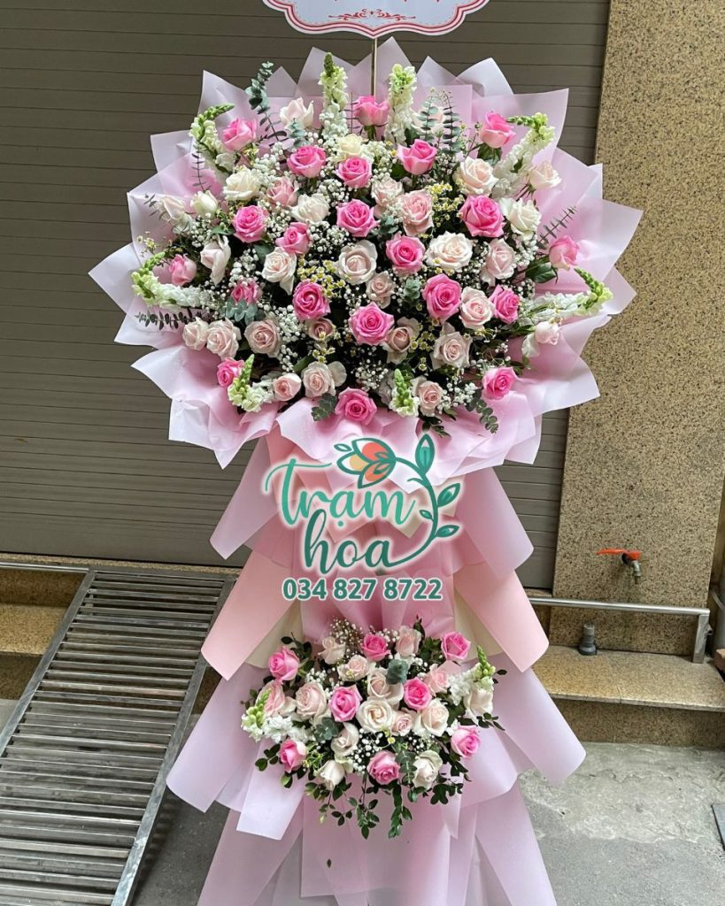 ke hoa khai truong kt145 1 Kệ Hoa Chúc Mừng “Vạn Phúc” KT145 – Ngọt Ngào, Thanh Lịch & Đầy May Mắn