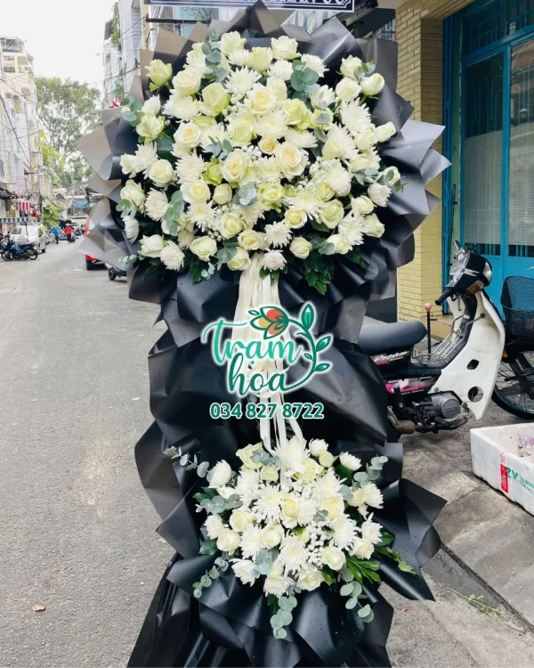 Vòng Hoa Hồng Trắng