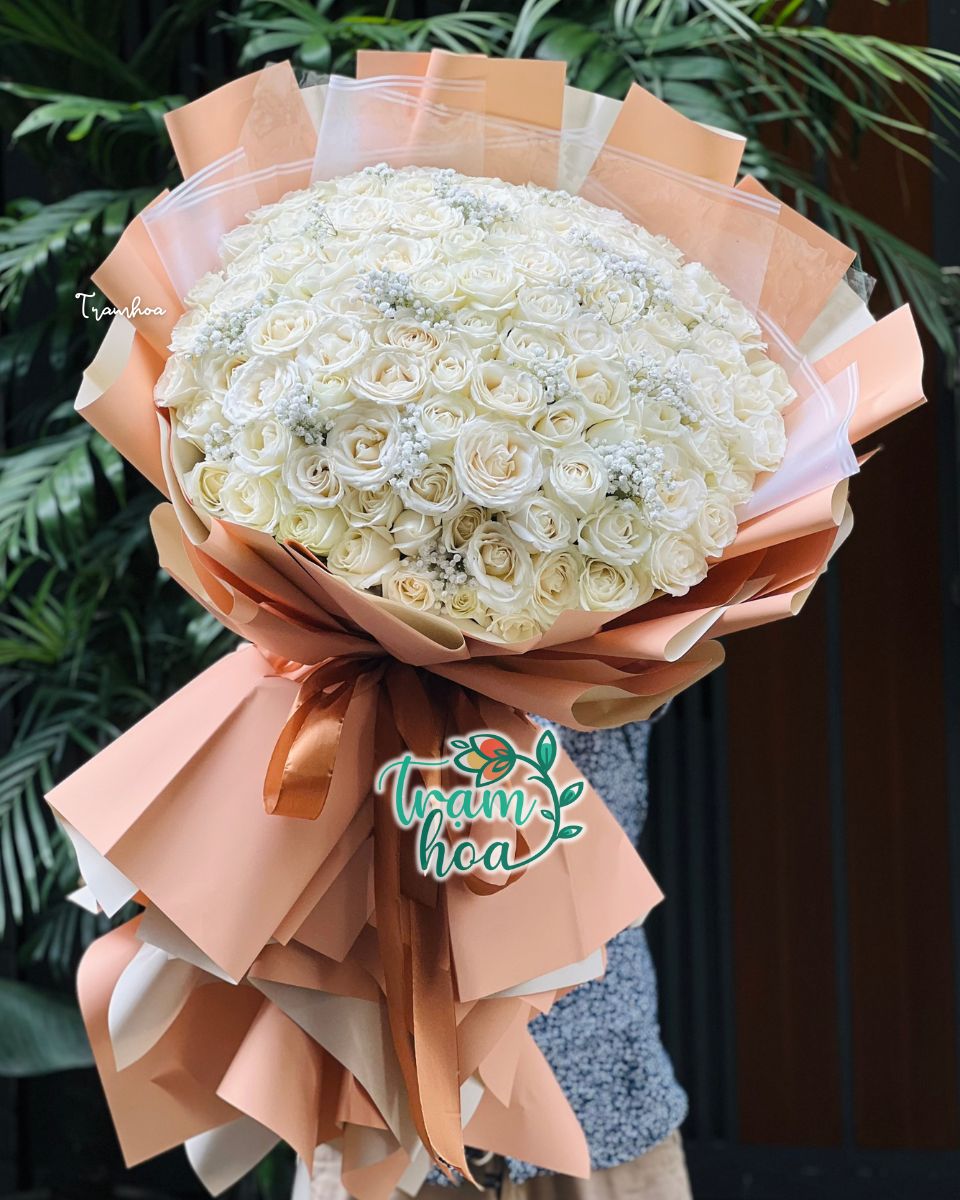 Bo hoa hong trang goi giay kem sang trong Bo hoa hong trang goi giay kem sang trong