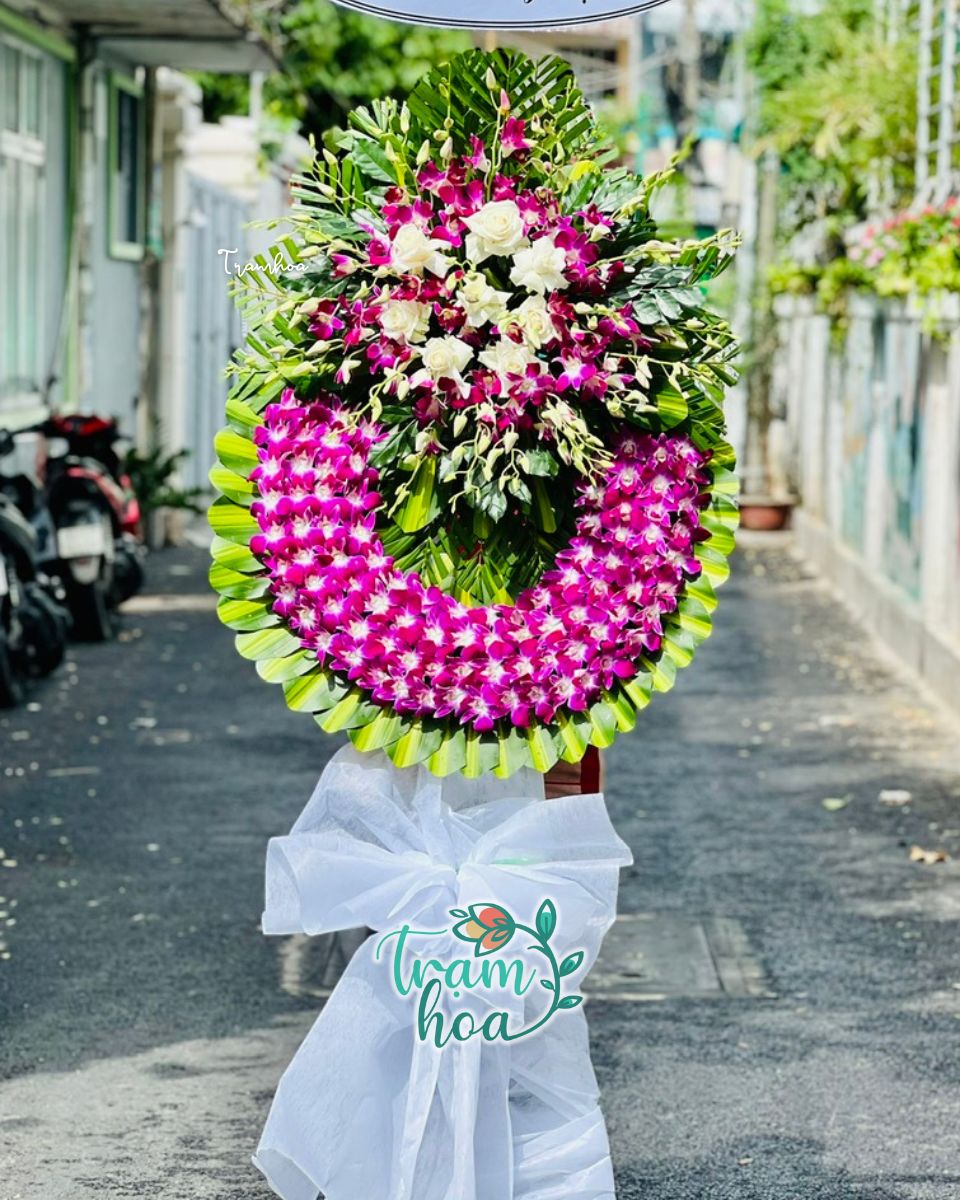 Hoa chia buồn trắng tím giao viếng tại Biên Hòa