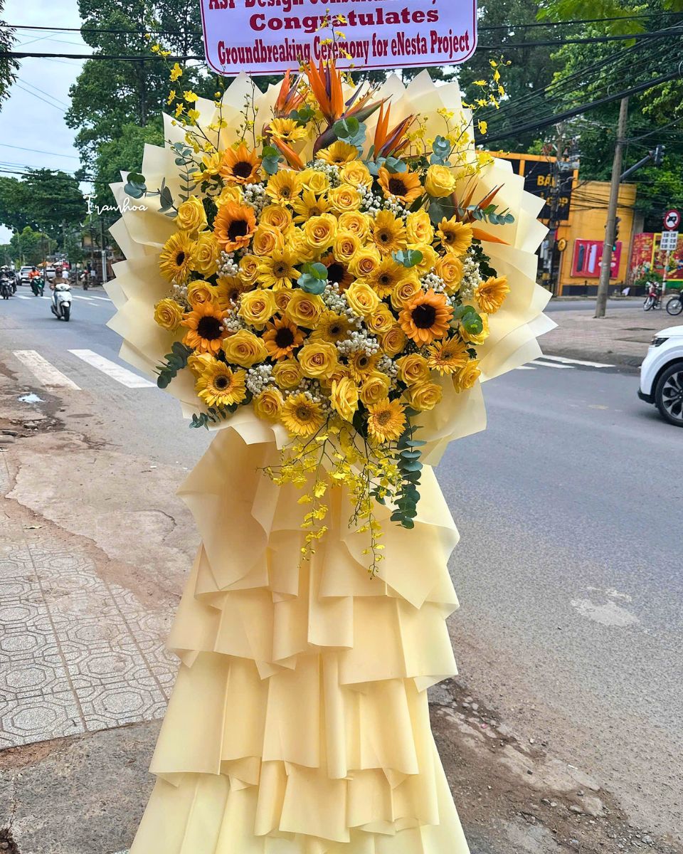Kệ hoa chúc mừng giao tại đường Đồng Khởi Biên Hòa