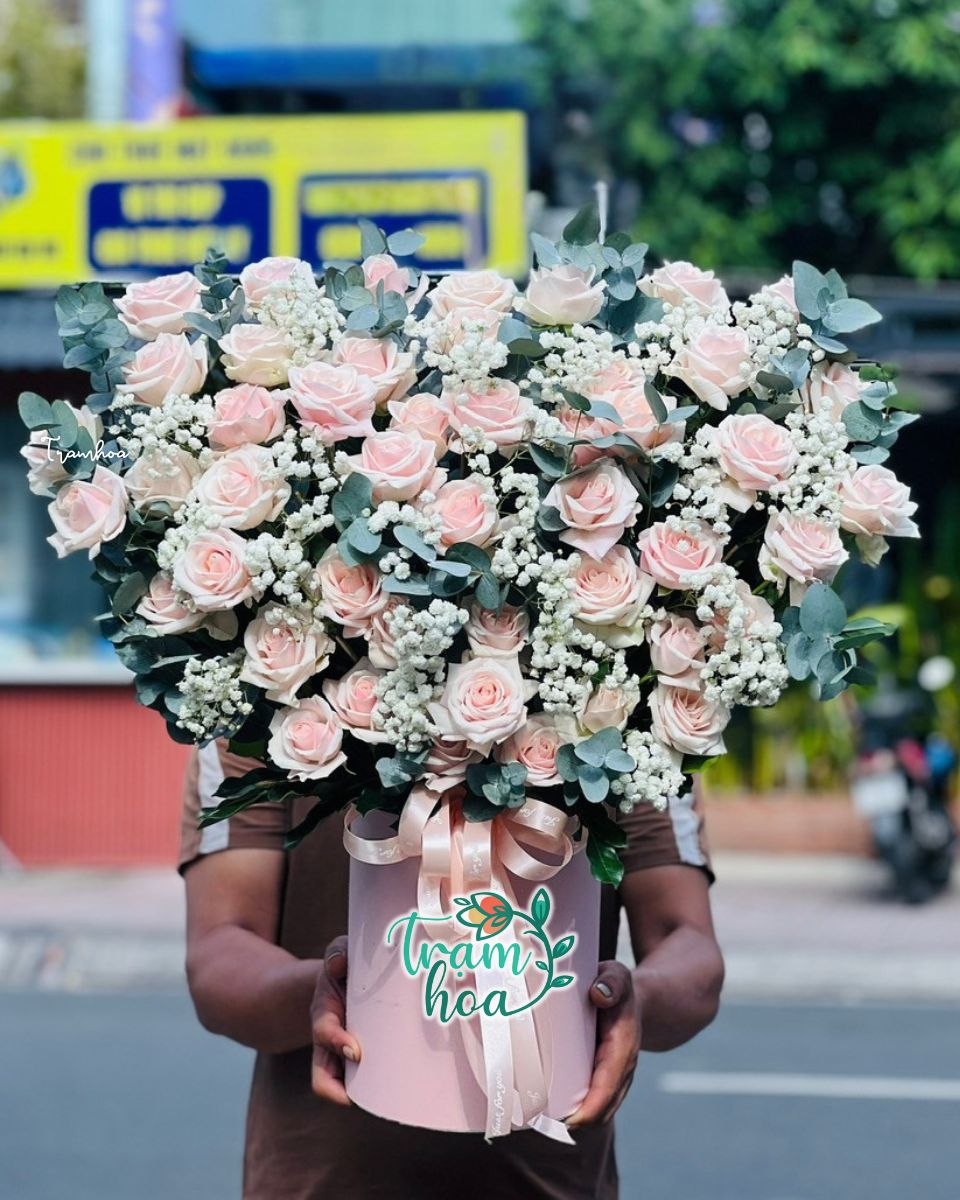 Lang Hoa De Ban TH H080 1 Lẵng Hoa Hồng Kem Tinh Tế