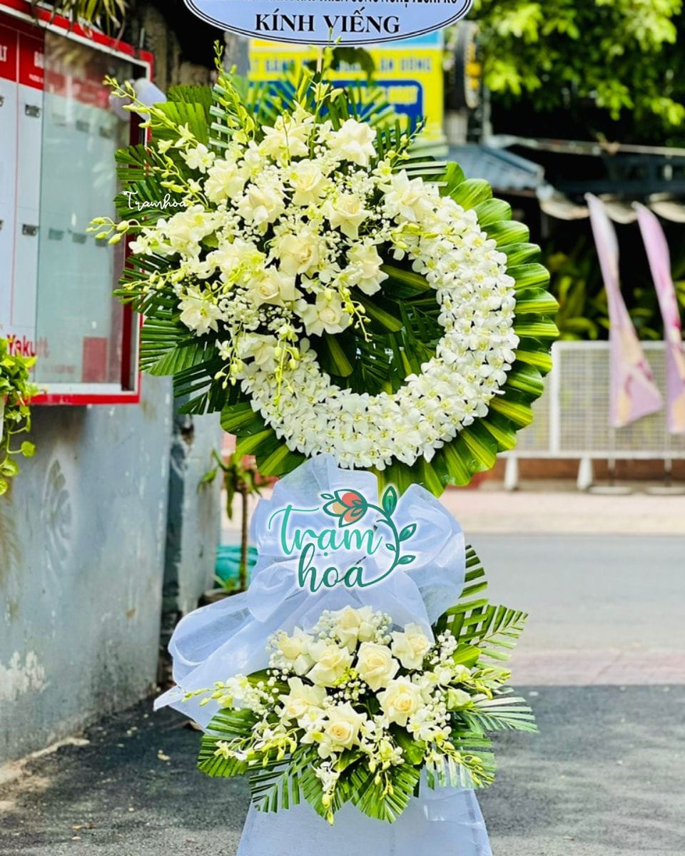 Kệ hoa viếng tông trắng giao tại Bến Tre