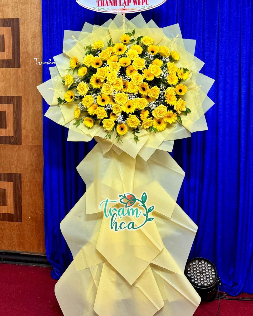Ke hoa chuc mung khai truong dep tai Tram Hoa Quan 6 Kệ hoa chúc mừng khai trương đẹp tại Trạm Hoa Quận 6