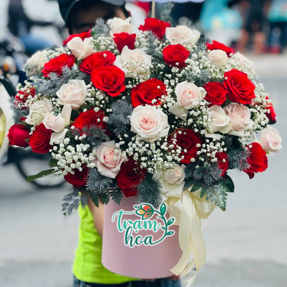 Shop hoa tươi Cam Lâm Khánh Hòa cam kết mang đến cho khách hàng chất lượng hoa tươi và dịch vụ tốt nhất