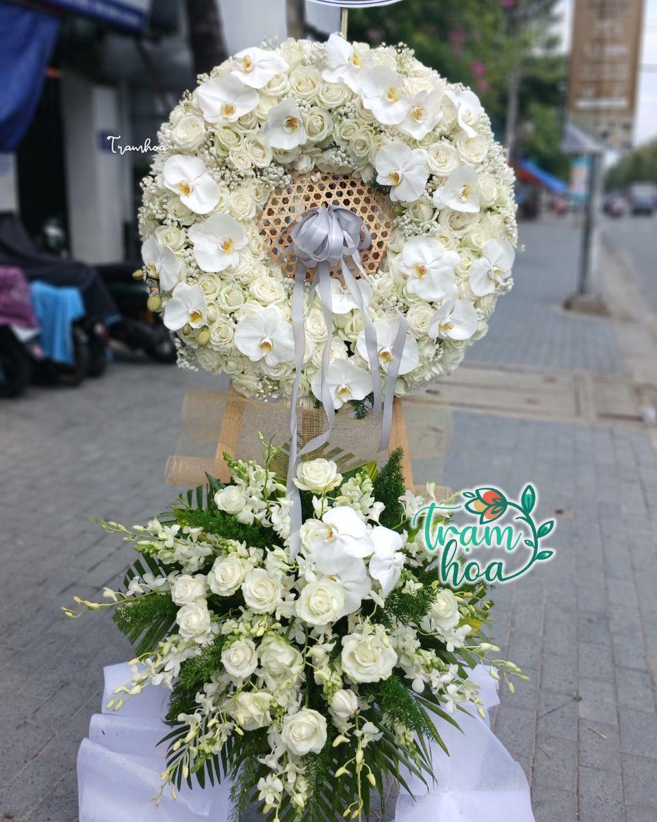 Shop hoa tuoi Quan 1 cung cap dich vu giao hoa vieng dam tang tan noi Shop hoa tươi Quận 1 cung cấp dịch vụ giao hoa viếng đám tang tận nơi