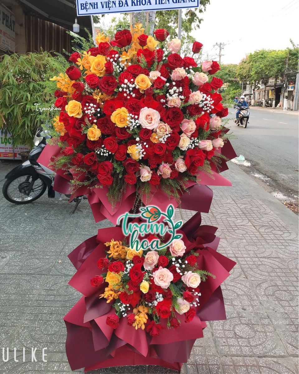 Trạm Hoa Cần Thơ cung cấp kệ hoa chúc mừng khởi công doanh nghiệp, giao tận nơi