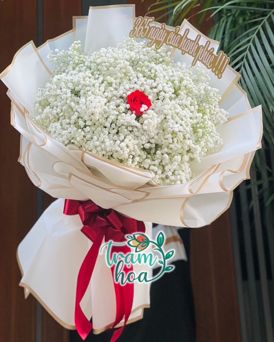 Bó hoa baby kết hợp 1 bông hồng đại diện cho tình yêu duy nhất