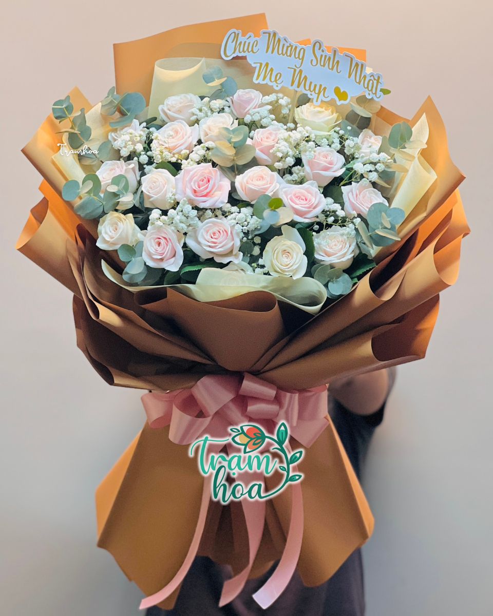 Bó hoa tone hồng pastel – kem nhạt tặng mẹ ý nghĩa