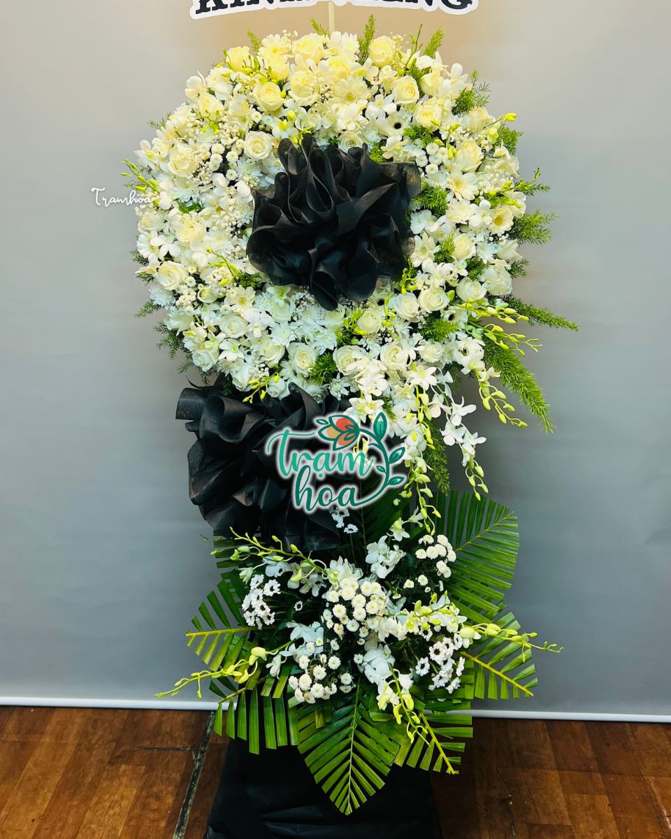 Điện hoa chia buồn trang trọng tại Shop hoa tươi TPHCM