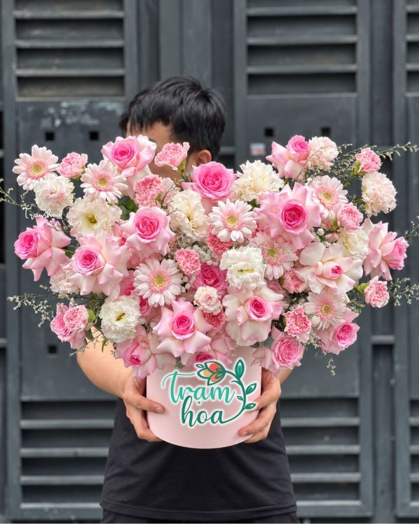 Giỏ hoa Nét Duyên Hồng G056 phối hồng Lạc Thần và cẩm chướng