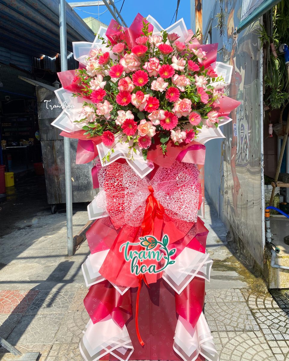 Shop hoa tuoi Hoi An thiet ke hoa khai truong theo ngan sach cua khach hang Shop hoa tươi Hội An thiết kế hoa khai trương theo ngân sách của khách hàng