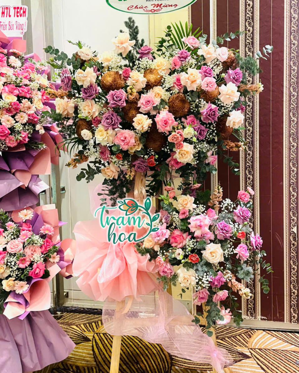 Ke hoa chuc mung nghe thuat tai Shop hoa tuoi Thai Binh Kệ hoa chúc mừng nghệ thuật tại Shop hoa tươi Thái Bình