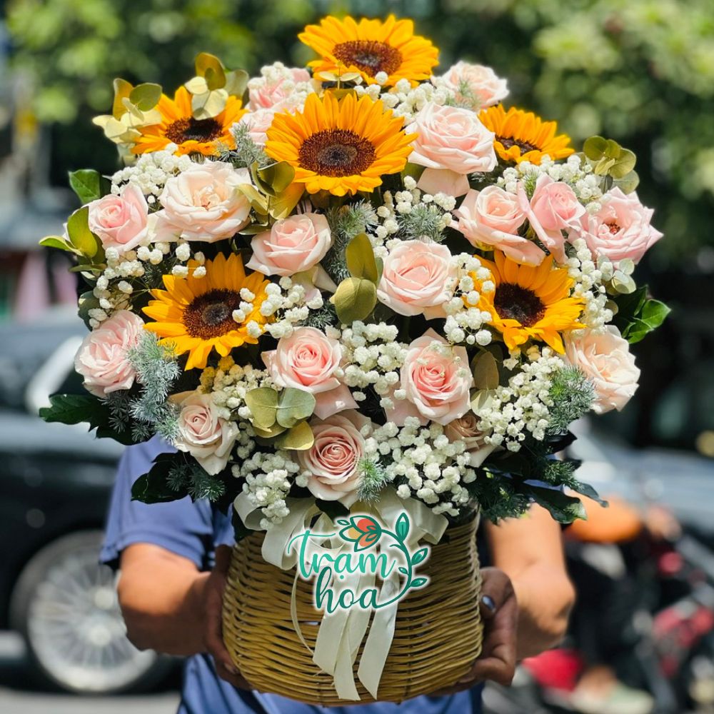 Trạm Hoa Bình Tân cung cấp nhiều mẫu hoa sinh nhật tặng người thân ý nghĩa