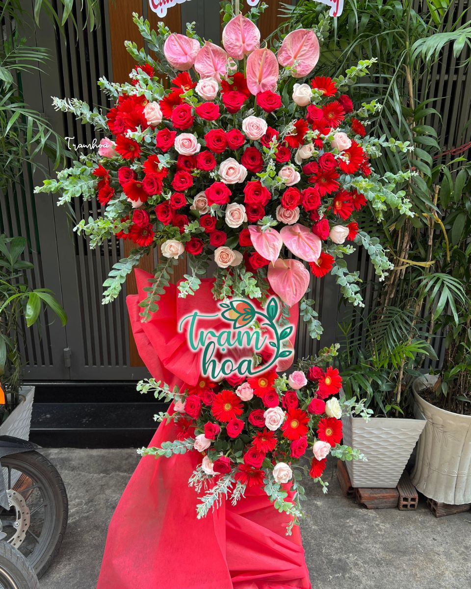 Ke hoa khai truong tai Tram Hoa Duc Linh ruc ro chuc mung doi tac y nghia Kệ hoa khai trương tại Trạm Hoa Đức Linh rực rỡ chúc mừng đối tác ý nghĩa