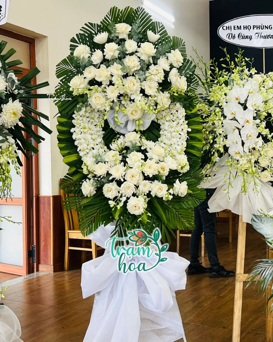 Hoa vieng trang trong tai Tram Hoa Mo Duc Giao tan noi Hoa viếng trang trọng tại Trạm Hoa Mộ Đức - Giao tận nơi