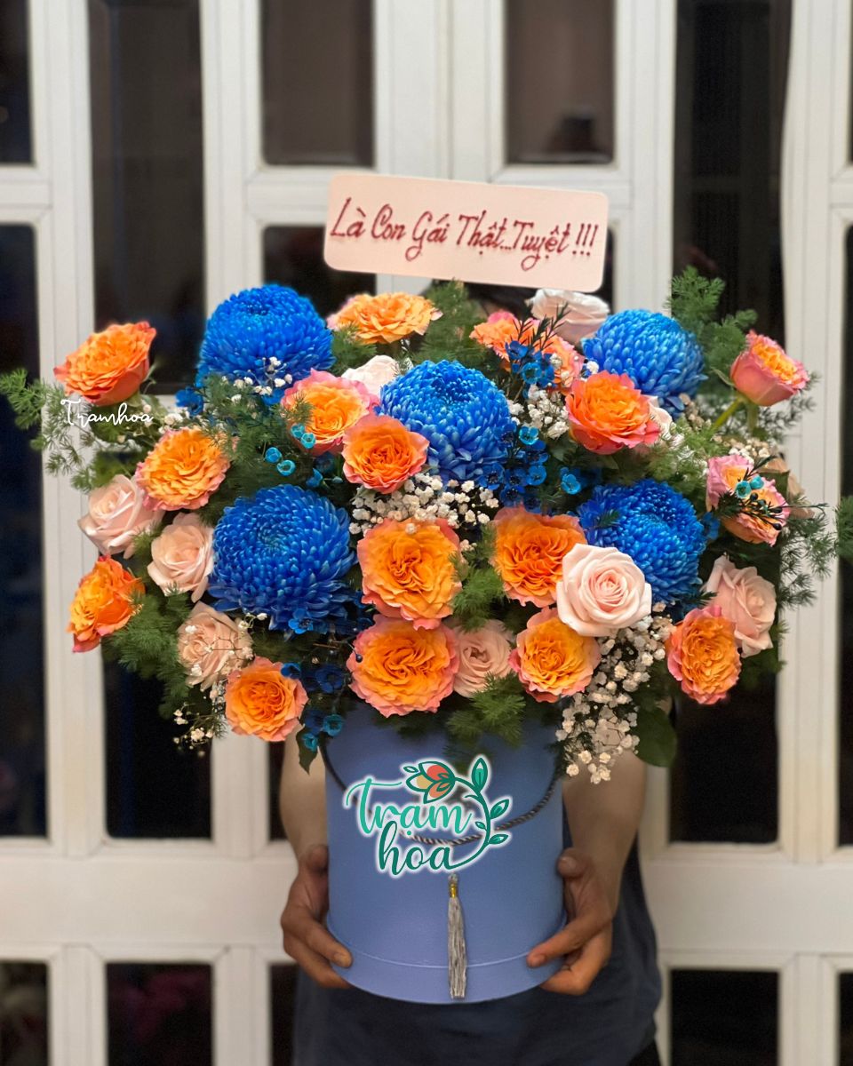 Lẵng hoa để bàn đẹp tại Trạm Hoa Tân Hồng
