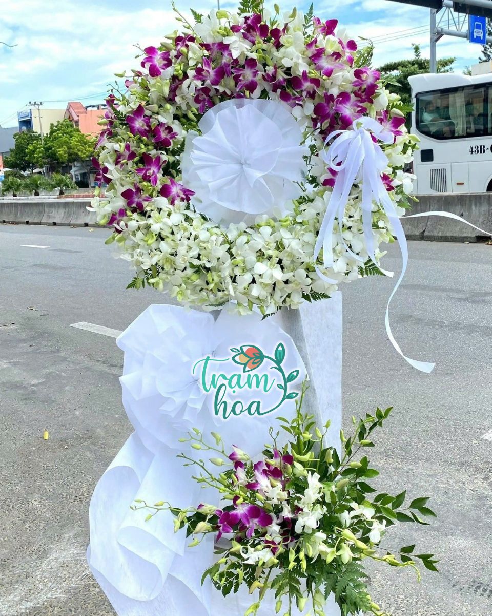 Shop hoa tuoi Bu Dang cung cap da dang mau hoa vieng phu hop voi phong tuc van hoa tai dia phuong Shop hoa tươi Bù Đăng cung cấp đa dạng mẫu hoa viếng phù hợp với phong tục, văn hóa tại địa phương