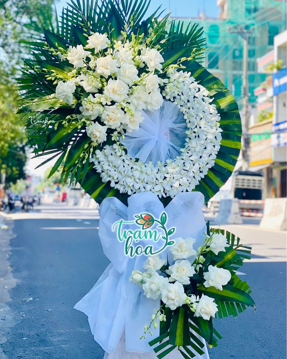 Hoa vieng tang le trang trong tai Shop hoa tuoi Hai Chau Da Nang Hoa viếng tang lễ trang trọng tại Shop hoa tươi Hải Châu Đà Nẵng