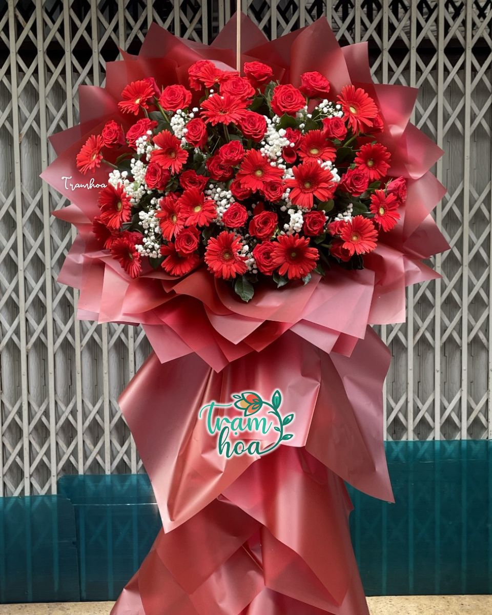 Ke hoa chuc mung dep tai Tram Hoa Lien Chieu Kệ hoa chúc mừng đẹp tại Trạm Hoa Liên Chiểu