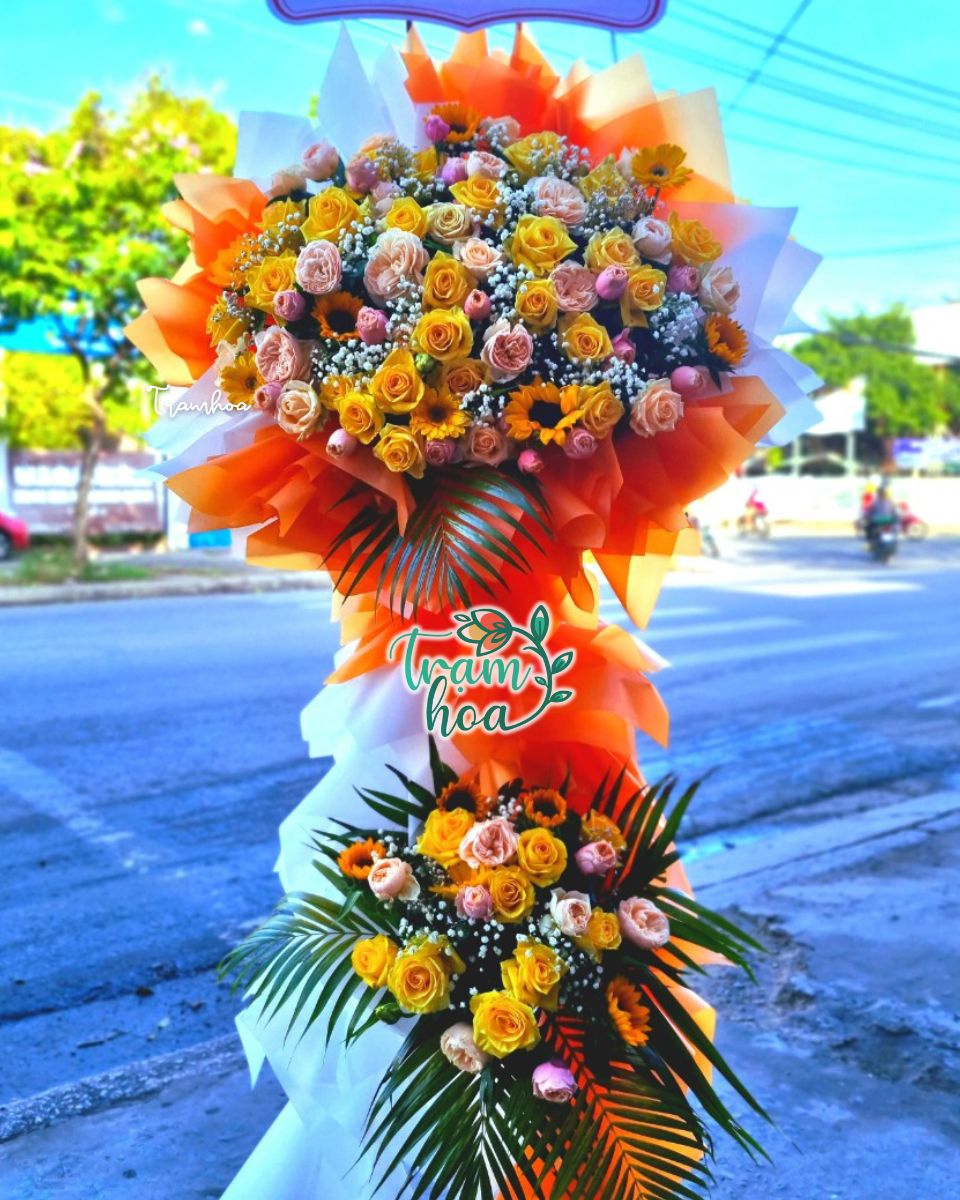 Ke hoa chuc mung khai truong ruc ro tai Tram Hoa Dai Loc Kệ hoa chúc mừng khai trương rực rỡ tại Trạm Hoa Đại Lộc