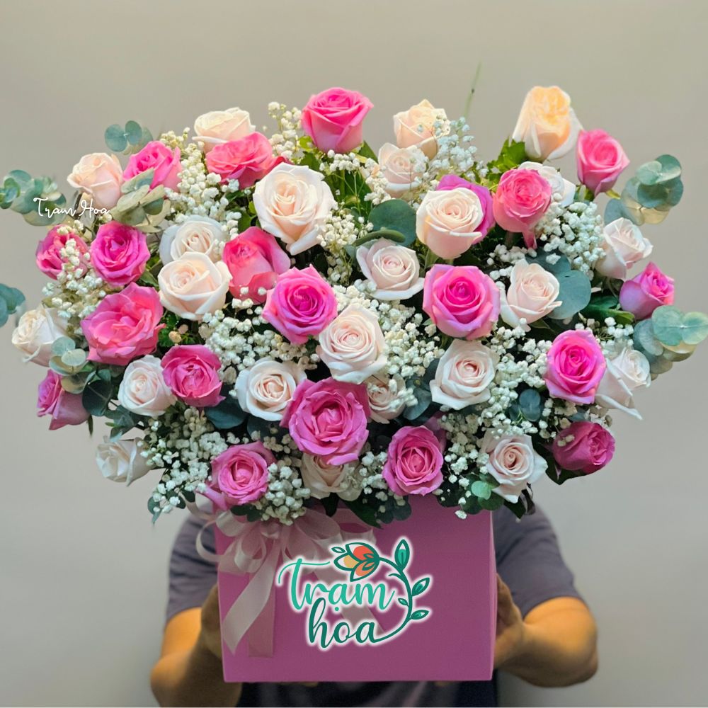 Lẵng hoa chúc mừng 20/10 sẽ thêm phần ý nghĩa khi đi kèm lời chúc từ người tặng