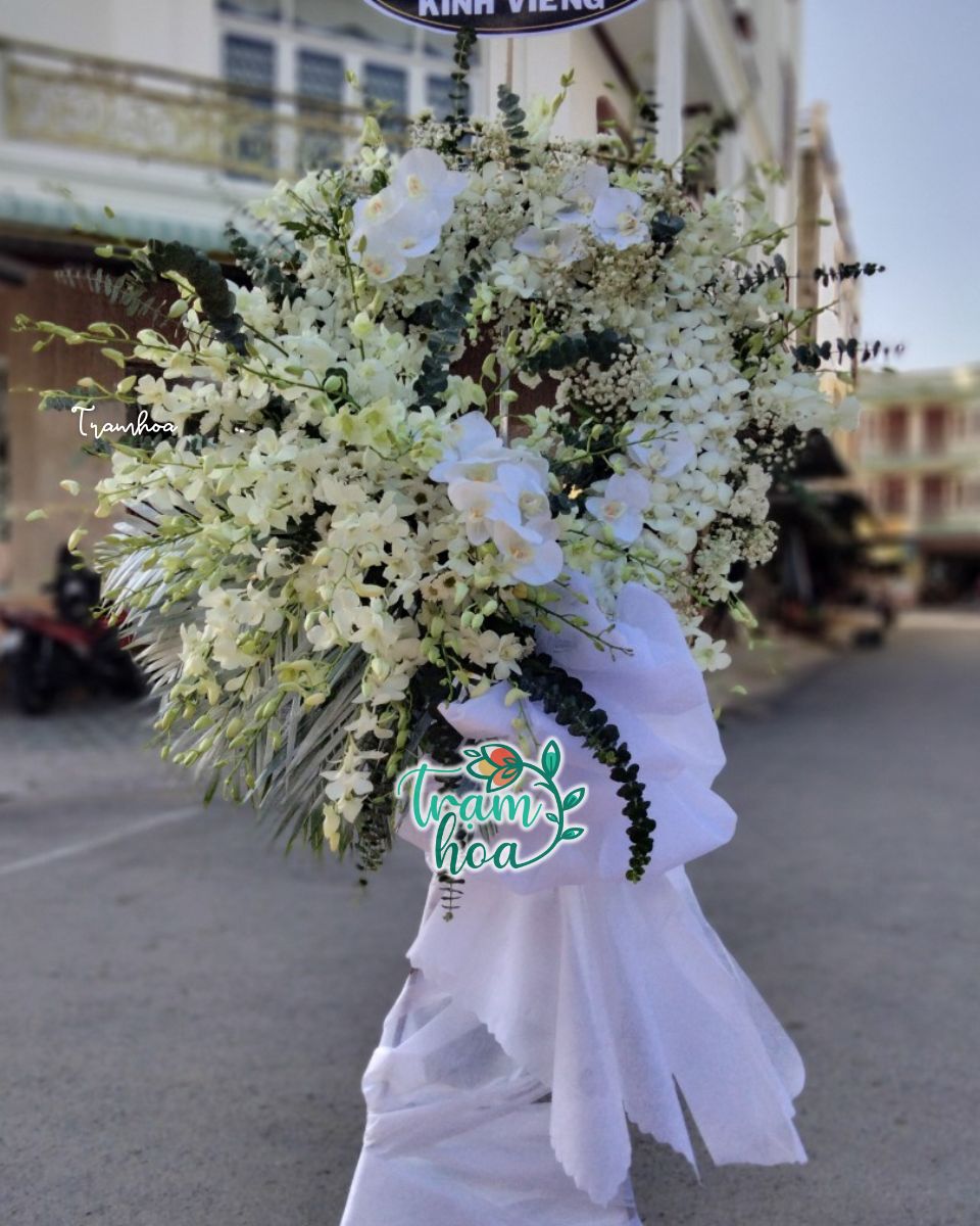 Shop hoa tươi Đầm Dơi Cà Mau hỗ trợ giao hoa viếng đám tang tận nơi, đúng hẹn