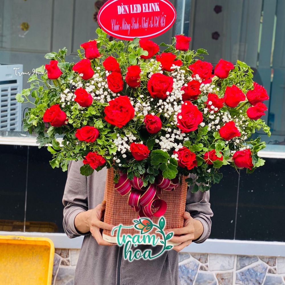Shop hoa tuoi Dong Phu cam ket giao hoa dung hen dung mau hoa co gui hinh truoc khi giao Shop hoa tươi Đồng Phú cam kết giao hoa đúng hẹn, đúng mẫu hoa, có gửi hình trước khi giao