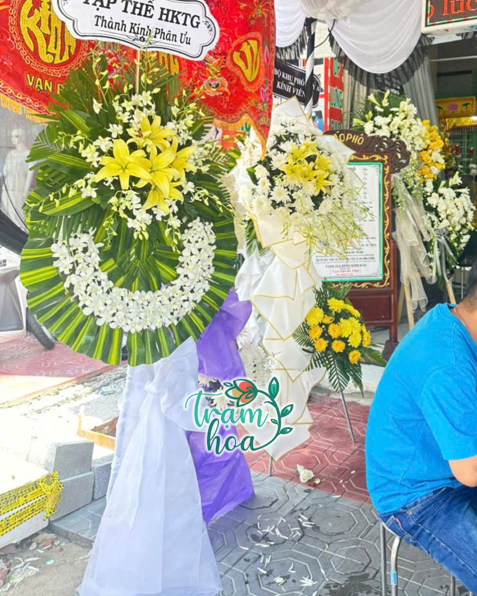 Shop hoa tươi Ea Kar cung cấp hoa tang lễ giao tận nơi, có gửi hình xác nhận