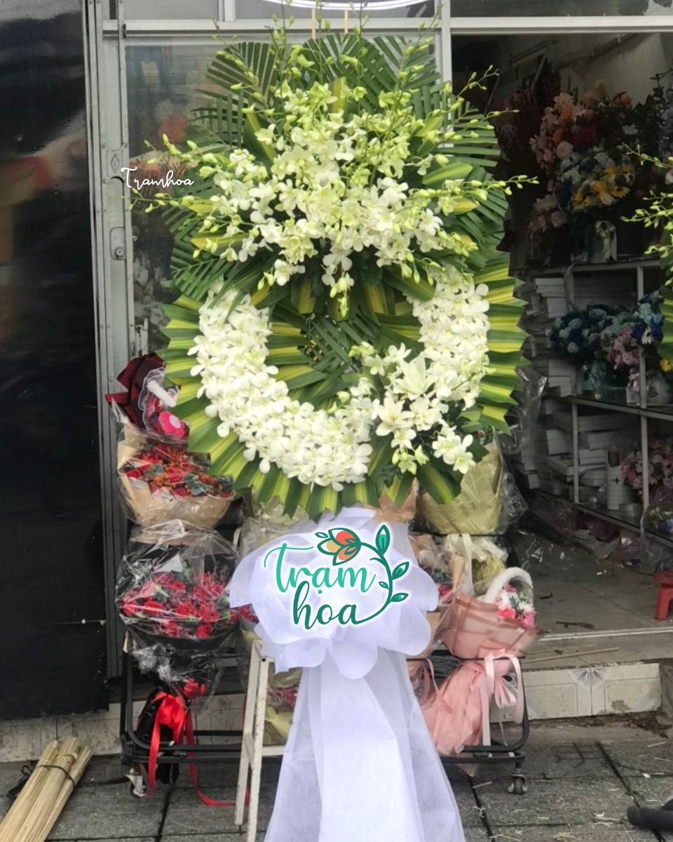 Shop hoa tươi Tuy Hòa cung cấp hoa viếng tang lễ giao tận nơi, có hình xác nhận