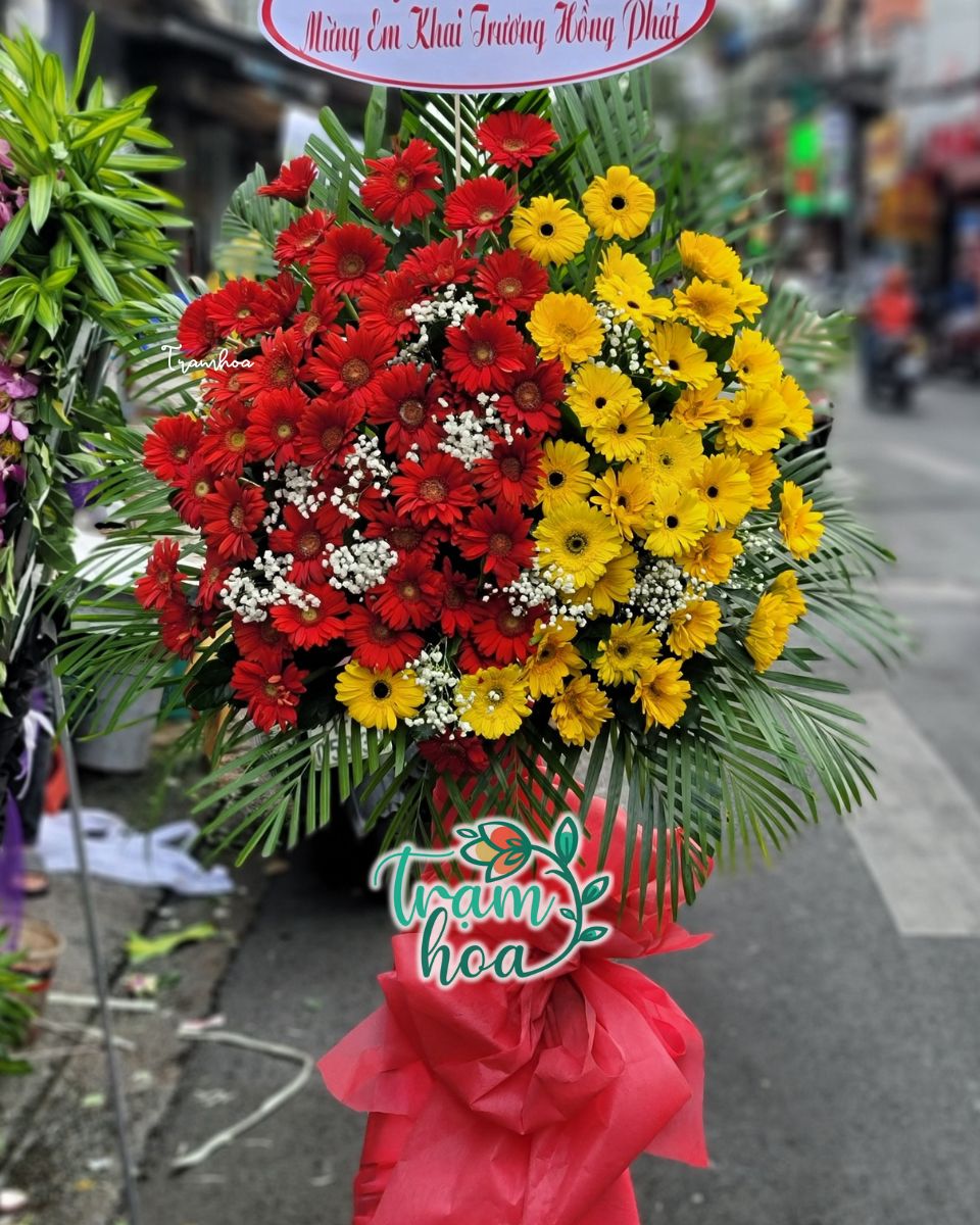 ke hoa chuc mung khai truong ruc ro tai Tram Hoa Que Son kệ hoa chúc mừng khai trương rực rỡ tại Trạm Hoa Quế Sơn