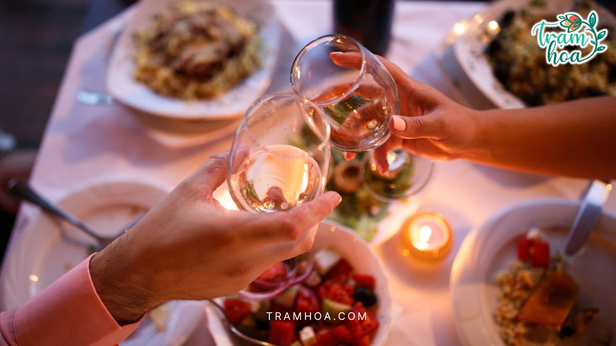 Bữa tối lãng mạn trong ngày 20/10 giúp người phụ nữ cảm thấy được trân trọng