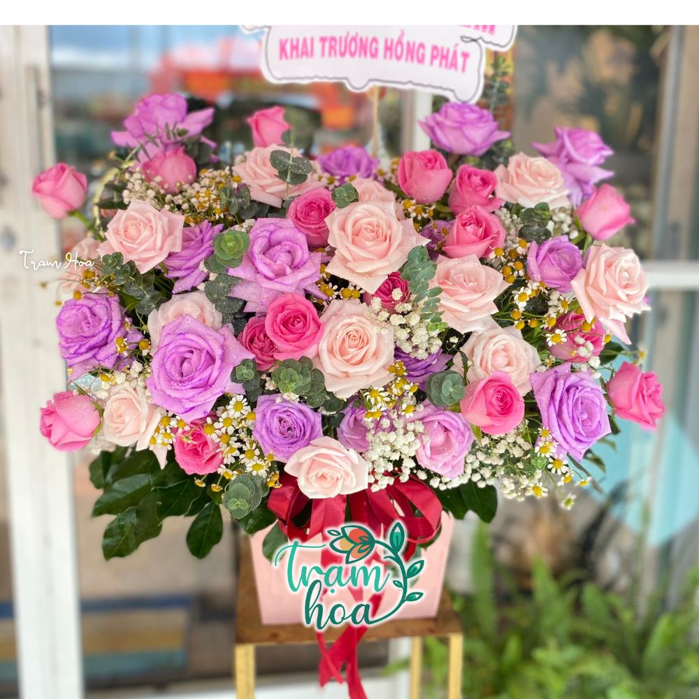 Lang hoa khai truong tone tim dep tai Shop hoa tuoi Hoang Mai Lẵng hoa khai trương tone tím đẹp tại Trạm Hoa Hoàng Mai