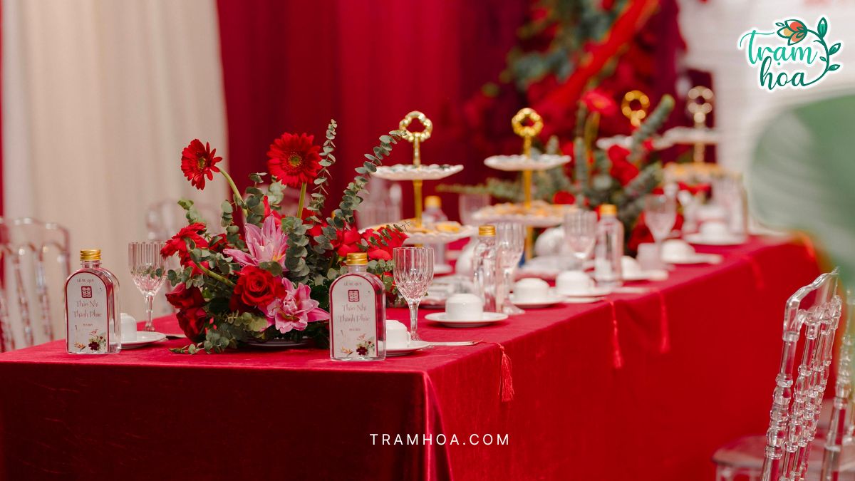 Hoa trang trí gia tiên - Trang nghiêm và chuẩn phong tục