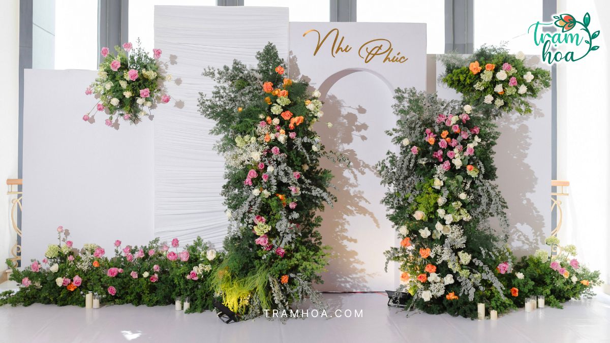 Hoa tươi sử dụng trong backdrop, photo booth chụp ảnh