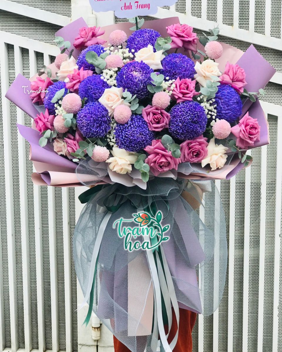 Bó hoa hồng tím tặng kỷ niệm ngày cưới