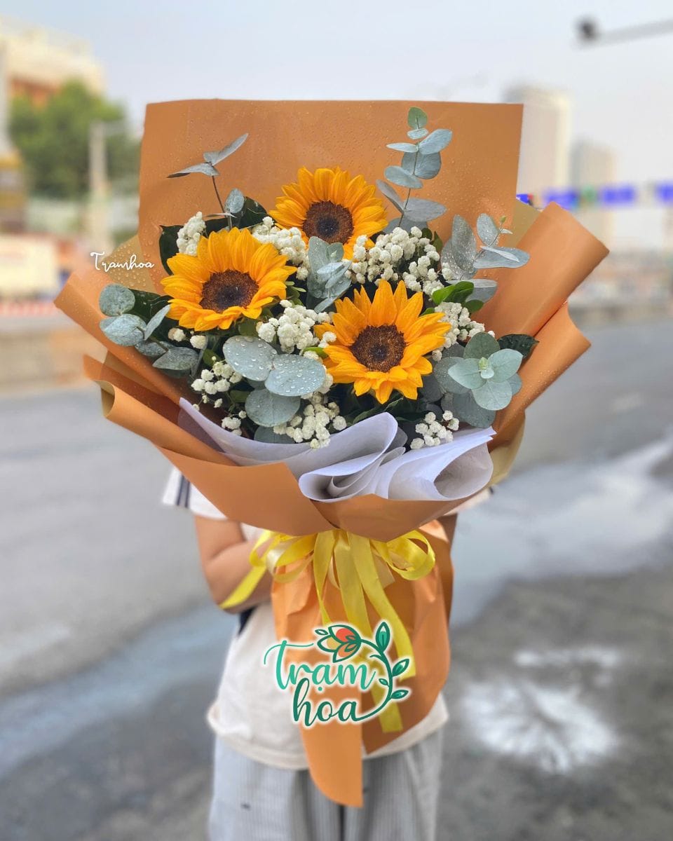 Bó hoa sinh nhật cung Sư Tử tông vàng