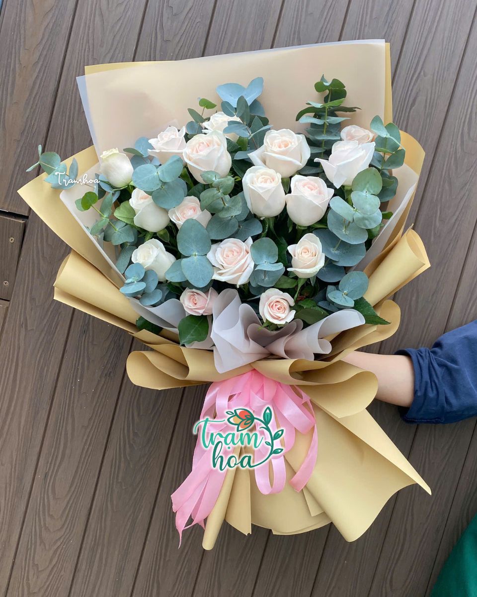 Bó hoa nhỏ tone hồng pastel tặng ngày đầu tiên hẹn hò