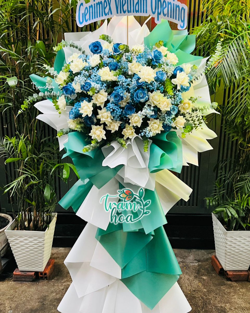 Kệ hoa 1 tầng khai trương cửa hàng thú cưng gọn đẹp