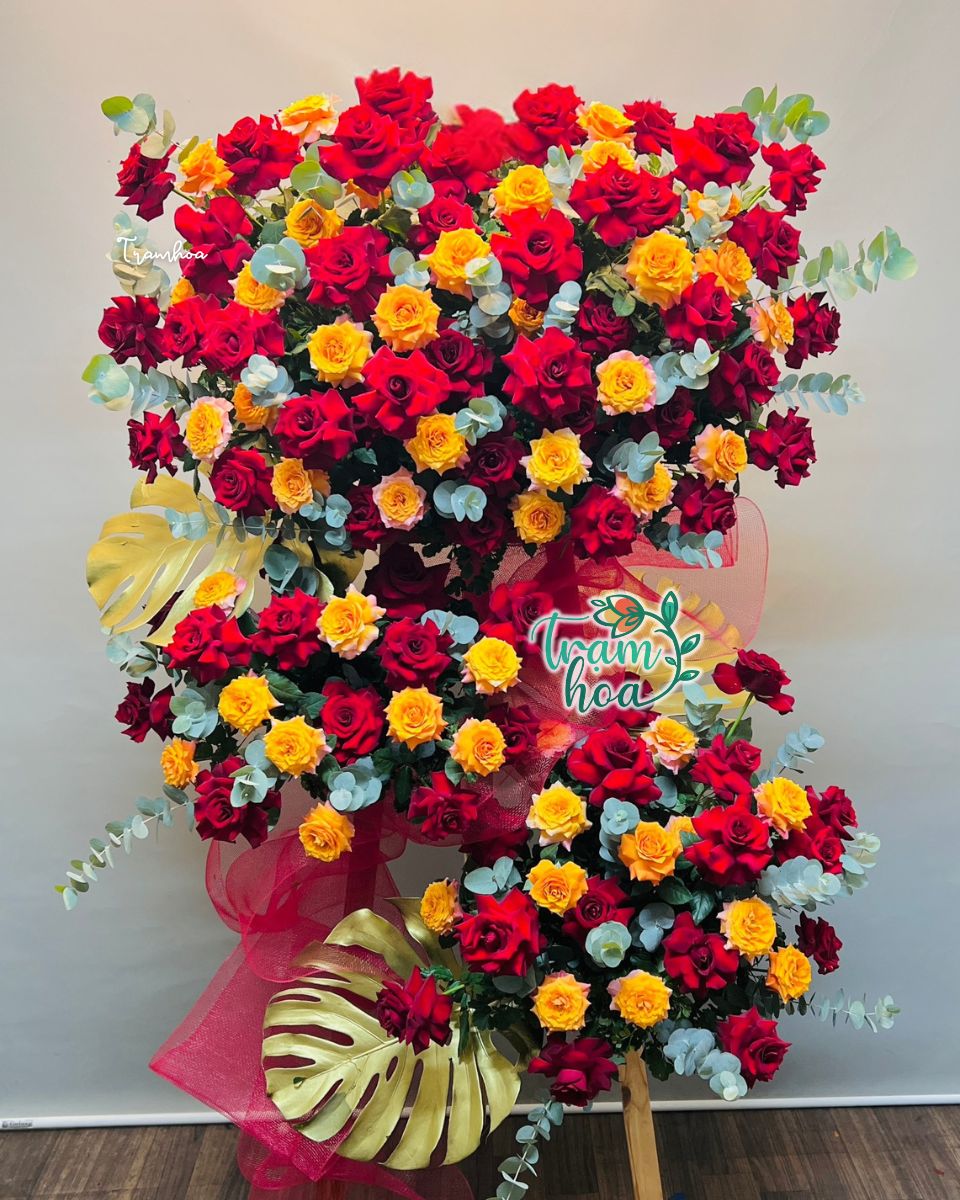 Ke hoa 3 tang chuc mung khanh thanh nha may noi bat